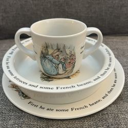 NEW Peter Rabbit Dinnerware Set