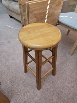 Wood Bar Stool With Spin Top