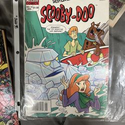 Around 250  Vintage Comics For Sell