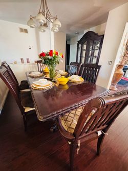 Dining Room Table Set + Matching Glass China Cabinet – $250 OBO
