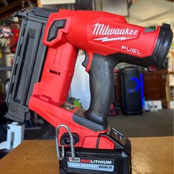 Milwaukee M18 18 Gauge Brad Nailer With 6.0 Battery New