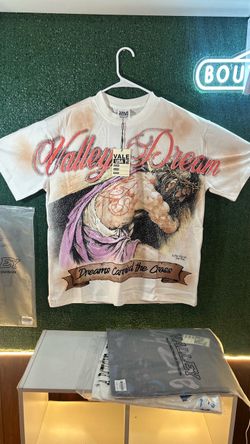 Valley tee in a medium