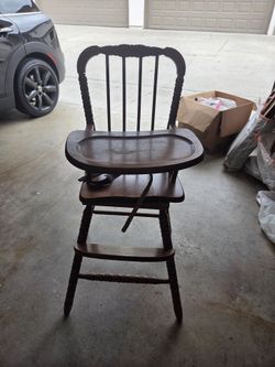 1980's Vintage Wood High Chair