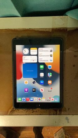 Apple iPad 8th Gen 32GB + Cellular + WiFi (Unlocked)