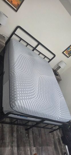 Queen Bed Set – Sealy Posturepedic Hybrid Mattress + Metal Bed Frame