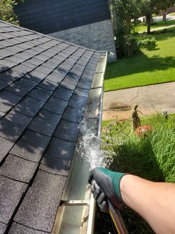 Clean Gutter And Roof