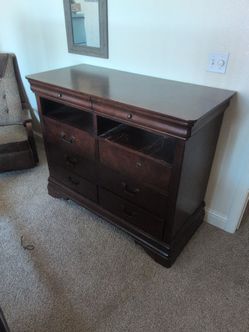 Dresser