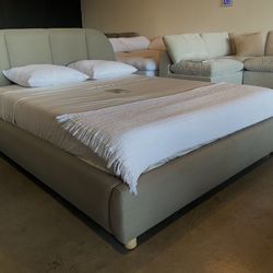 Arhaus-Style Curved Upholstered Bed Frame – Queen & King 🛏️ | FREE Local Delivery 🚚