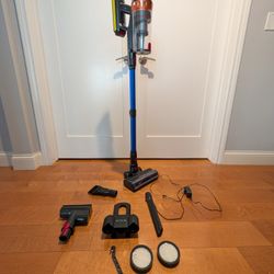 Cordless Vacuum Cleaner 600W 35KPA, Excellent Condition 