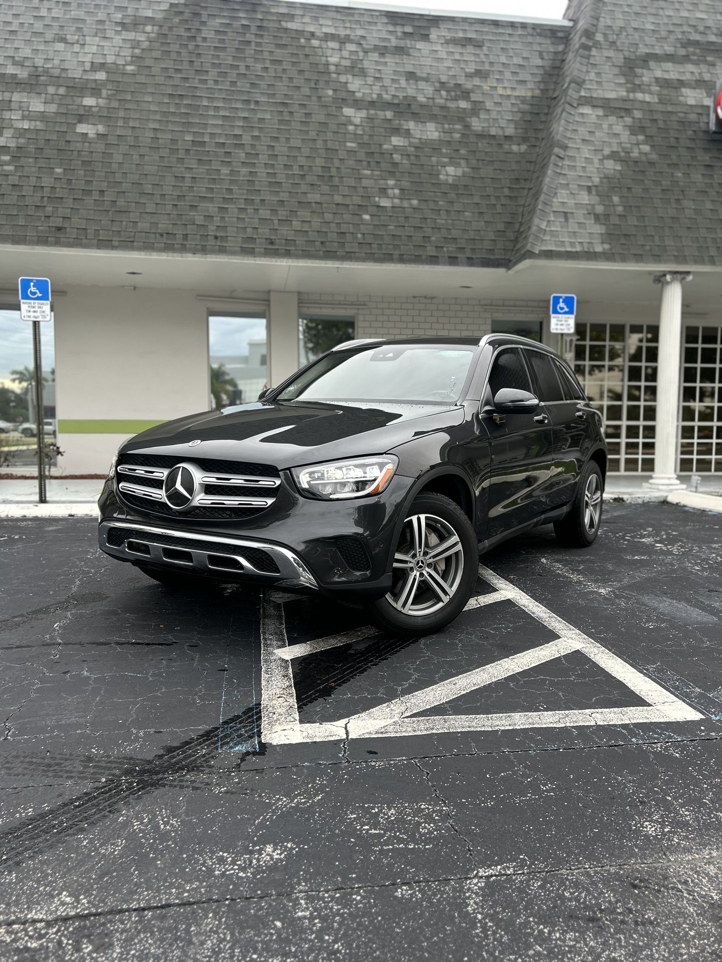 2022 Mercedes-Benz GLC 300