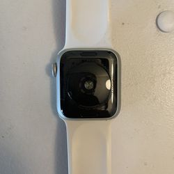 Apple Watch Series SE First Generation