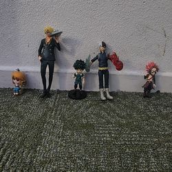 Anime Action Figures In One Is A Keychain 