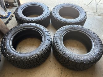 NITTO 285/60/R18 Tires 95% 