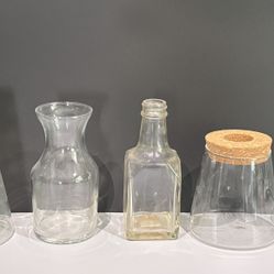 lot of 5 small glass bud / flower / propagation vases