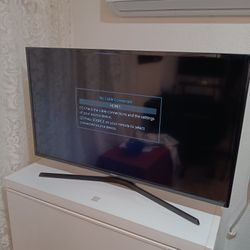 36  Samsung TV In Smart TV In Televisions In Great Condition No Remote 