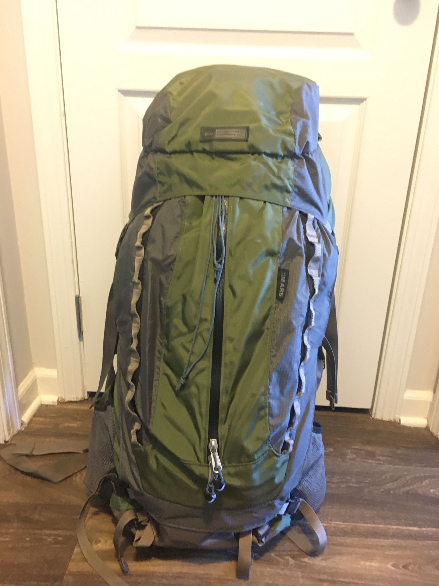 REI Mar Hiking Backpack Size L