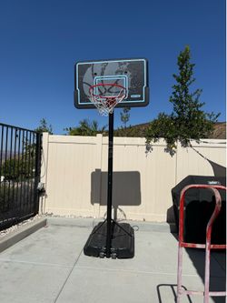 Basketball hoop