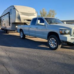 2012 5th Wheel Trailer 30'/ Truck Ram2500 Diesel