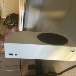 Xbox S (with controller)