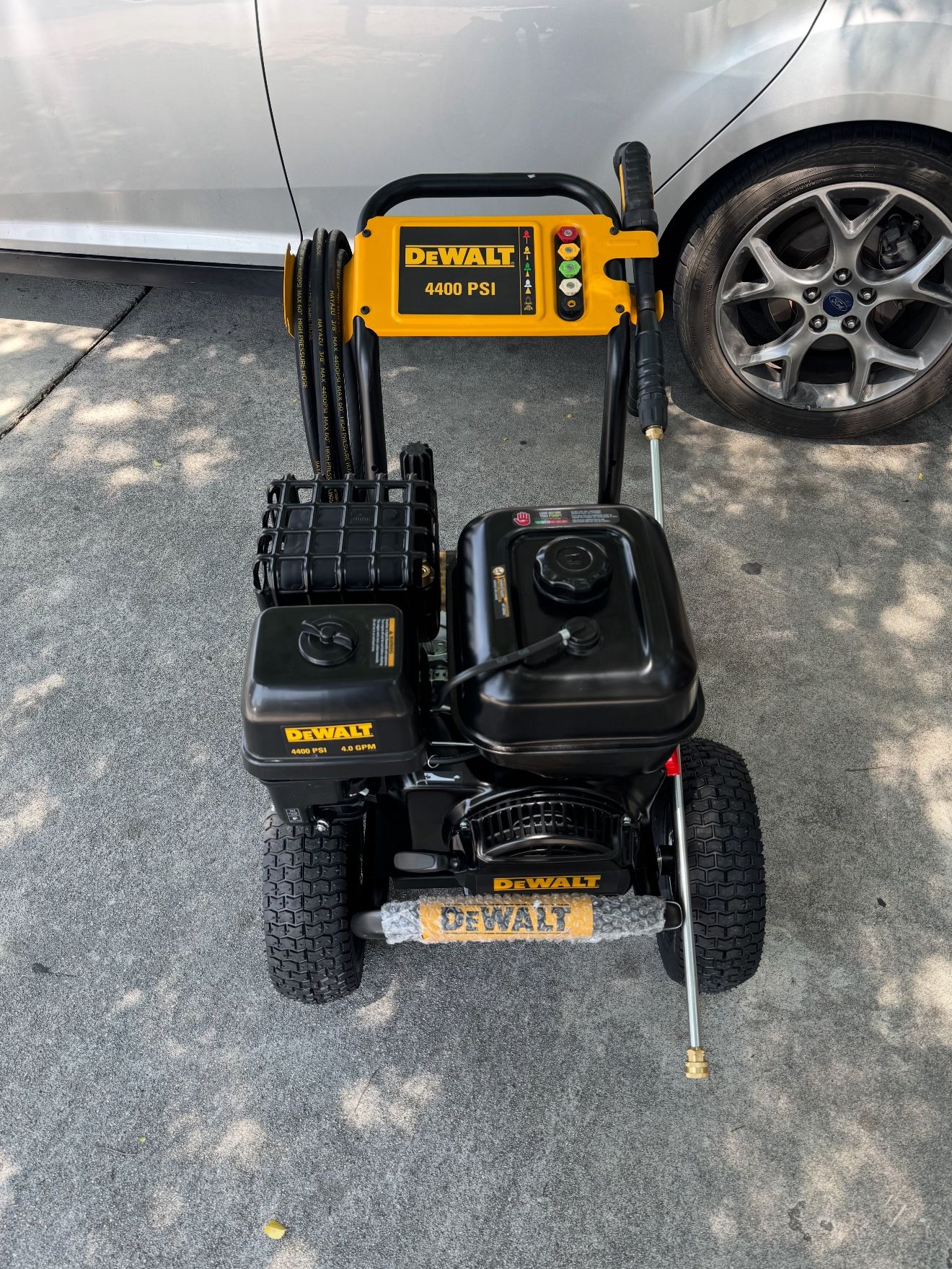 DEWALT 4400 PSI 4.0 GPM Cold Water Gas Pressure Washer