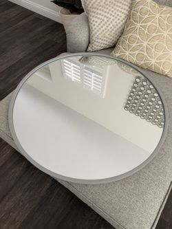 Round mirror With Gray Rubber Frame