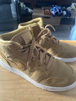 Nike Air Jordan 1 Golden Harvest Sail Sneakers