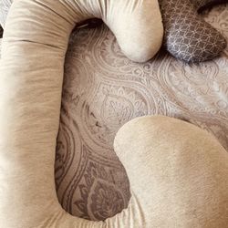 Pregnancy Pillow 25$ 