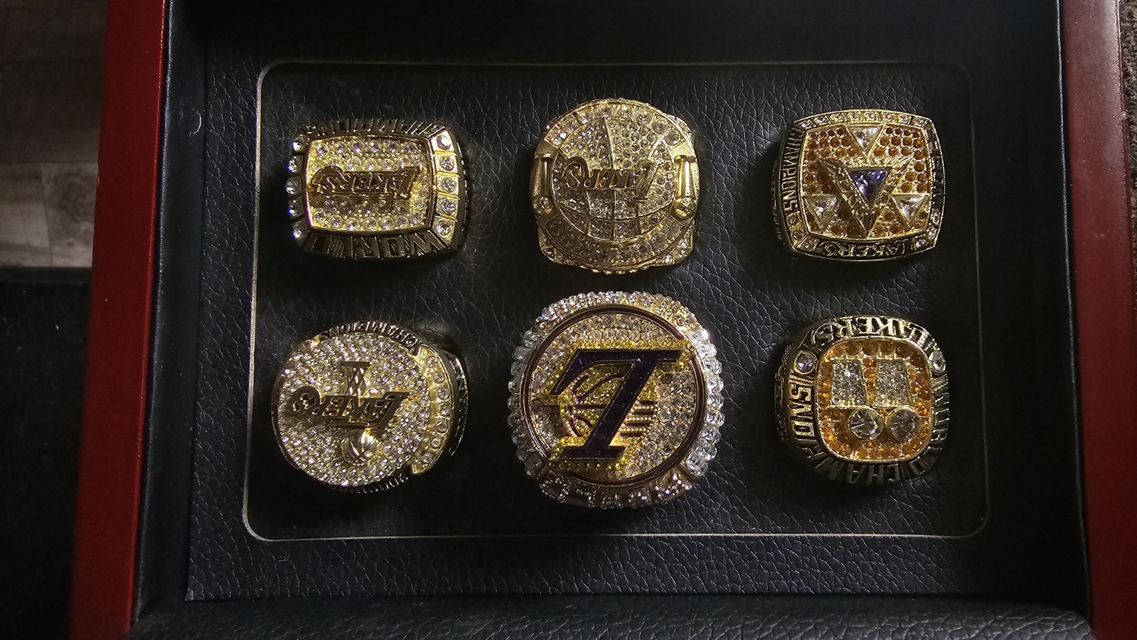 6 Champion Lakers rings set 