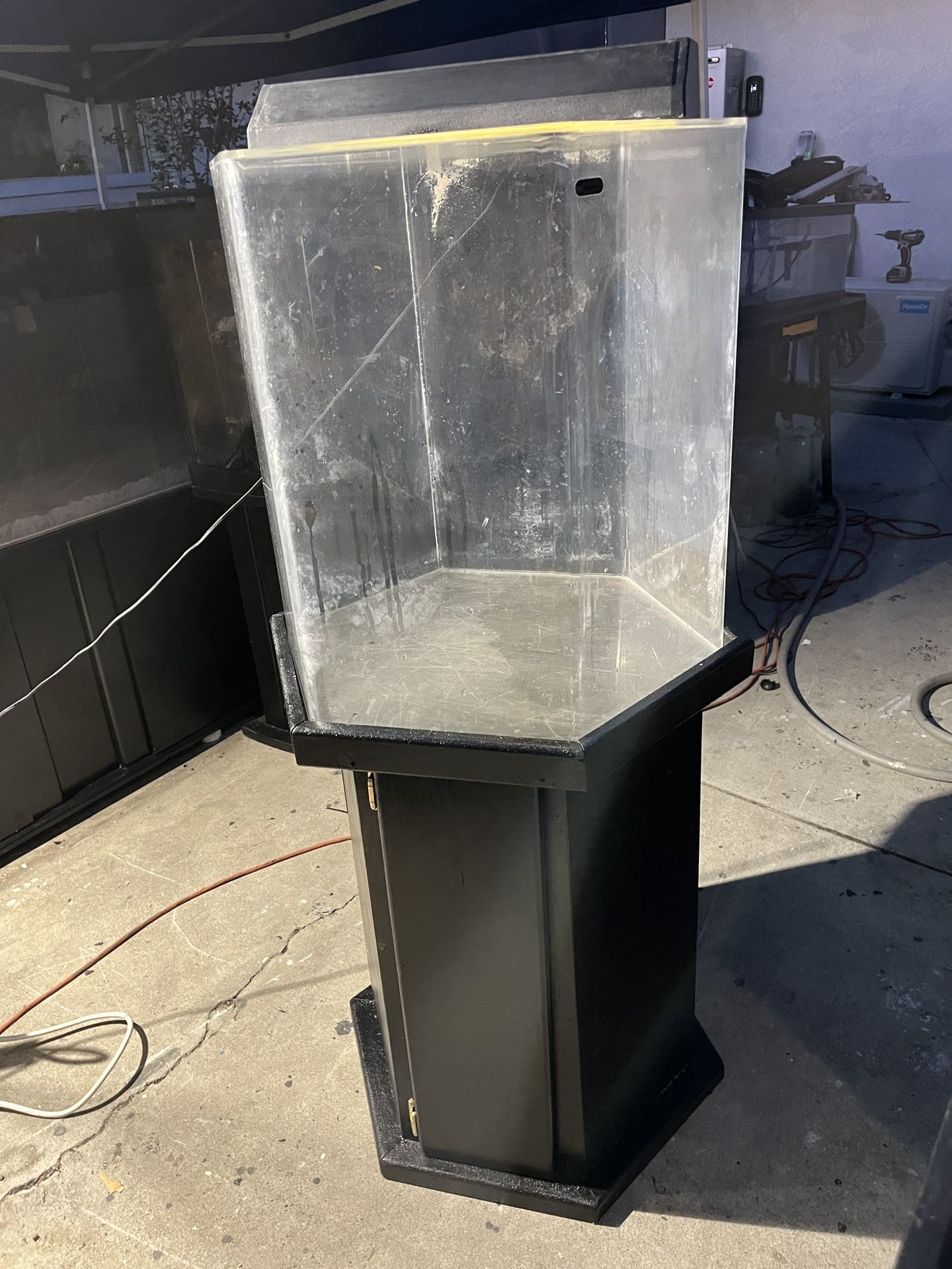 50 GALLON FISH TANK FOR SALE!!!