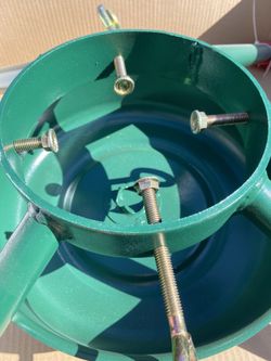 Heavy duty Christmas tree stand