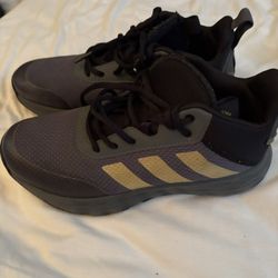 Adidas OwnTheGame - Youth Size 4