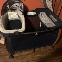 3 In 1 Bassinet Baby/toddler 