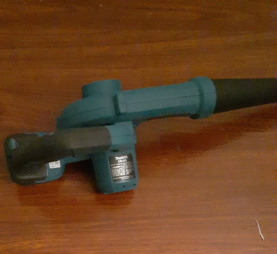 Makita XBU05