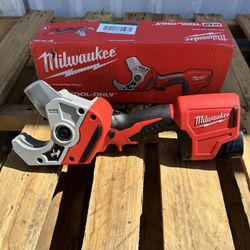 Milwaukee TOOL ONLY  M12 12V Lithium-Ion Cordless PVC Pipe Shear NEW $185