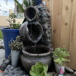 water fountain ⛲️ works perfectly good condition 4 feet long only for 300 dollars 