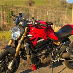 2014 Ducati Monster 1200S