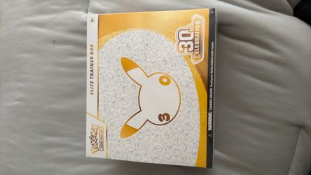 Pokemon 30th Celebration ETB