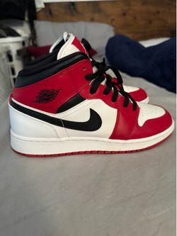 Jordan 1 Mid Chicago 2020