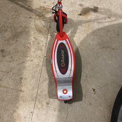 Razor Electric Scooter-(New Batteries!!!)