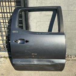 2016 - 2023 TOYOTA TACOMA - REAR PASSENGER SIDE DOOR OEM 