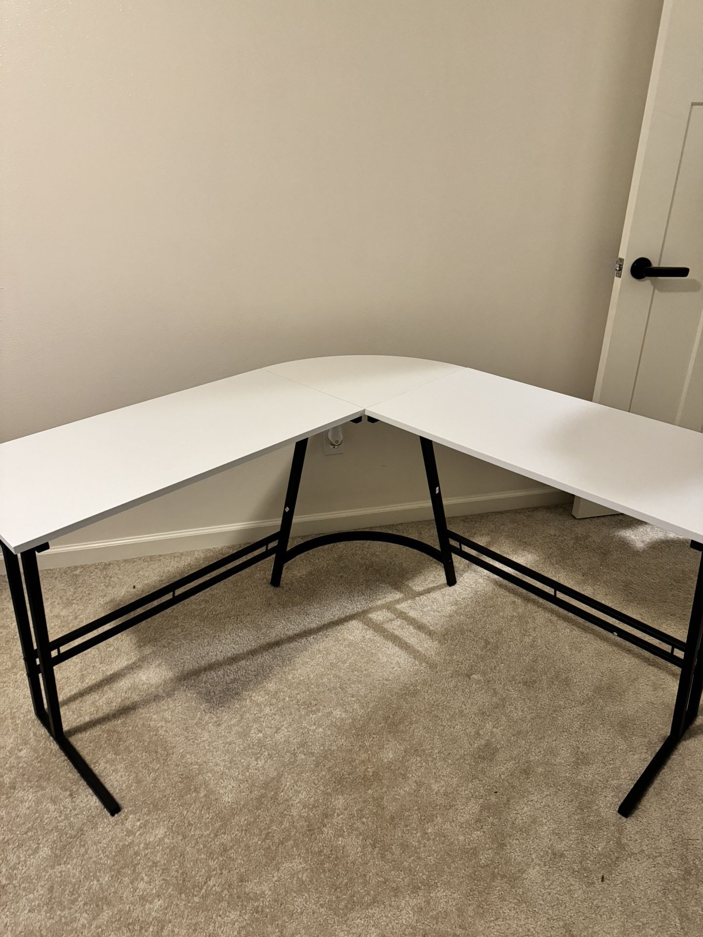 White L Shape Desk