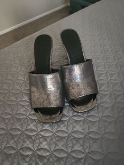 Zapatos Nuevos size 8. DKNY