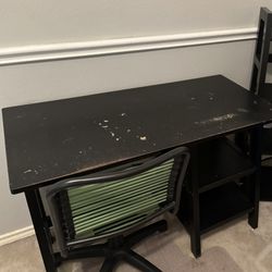 Bonita Cama Y Escritorio