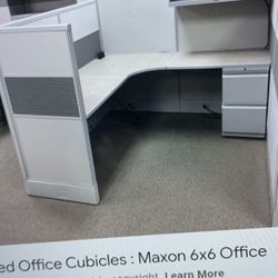 OFFICE CUBICLES !!!!!!