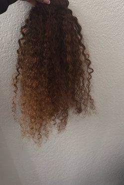 Brand new one bundle, water wave, professionally colored, honey blonde ombre