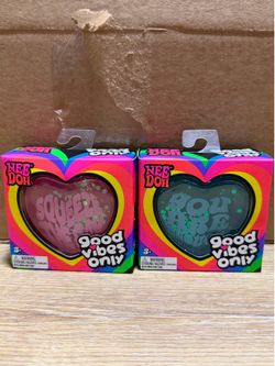 Needoh Good Vibes only hearts