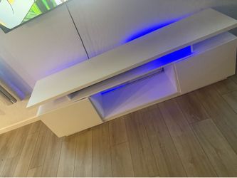 Entertainment center