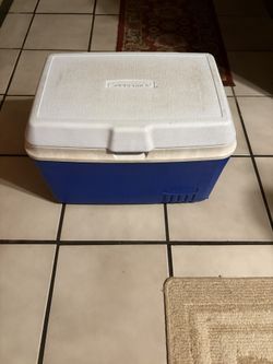 Rubbermaid Cooler