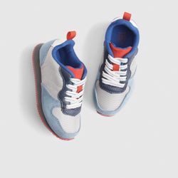 GAP sneakers size 12