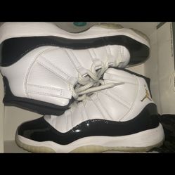 Jordan 11’s Size 5.5y